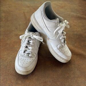 Nike Women's Air Force 1 AF1 White Leather Sneakers Size 7